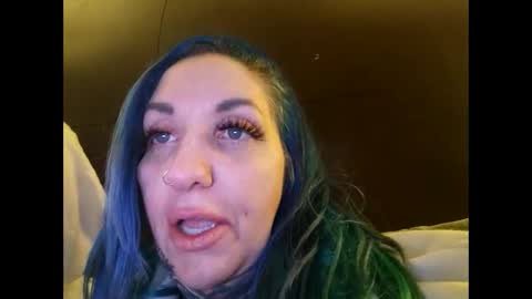 dosedgirl online show from December 17, 6:35 am