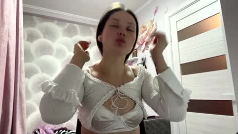 dotharlow online show from April 2, 8:39 pm