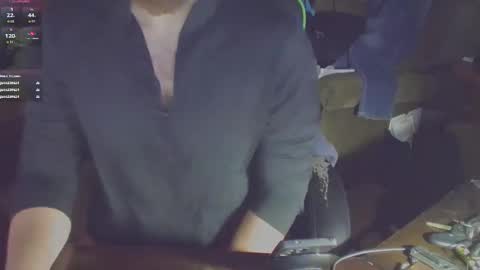 DotYourEyezez  online show from October 2, 9:05 am