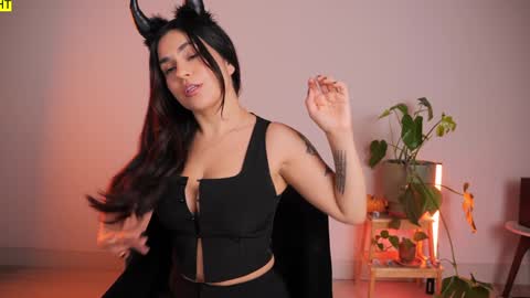 Sara online show from November 1, 1:29 am