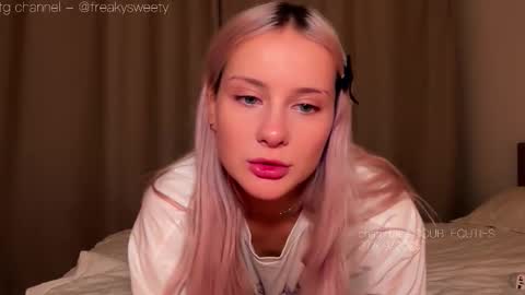 Snapshot of doublecuties chatting on September 27, 5:18 pm Lana Eva dont forget to give us a thumb up online show from September 27, 5:18 pm