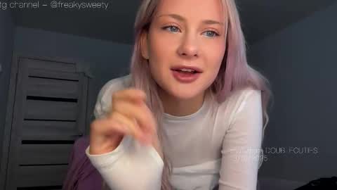 Snapshot of doublecuties chatting on October 13, 2:55 am Lana Eva dont forget to give us a thumb up online show from October 13, 2:55 am