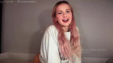 Snapshot of doublecuties chatting on December 20, 8:54 am Lana Eva dont forget to give us a thumb up online show from December 20, 8:54 am