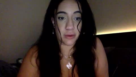 Snapshot of doubleendeddesire chatting on December 17, 8:37 pm DoubleEndedDesire online show from December 17, 8:37 pm