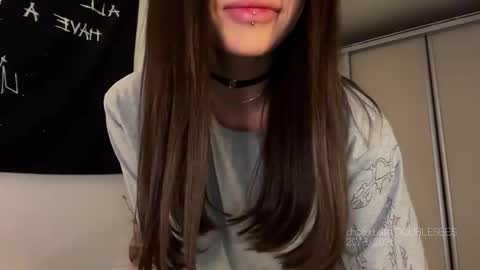 MOLLYYYY dont forget to give me a thumb up online show from March 20, 12:32 pm