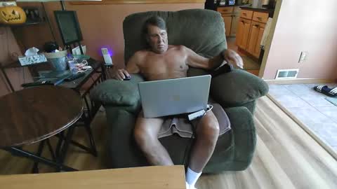 Snapshot of doubletrouble59 chatting on October 6, 6:27 pm Double Trouble online show from October 6, 6:27 pm