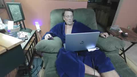 Snapshot of doubletrouble59 chatting on October 20, 4:46 am Double Trouble online show from October 20, 4:46 am