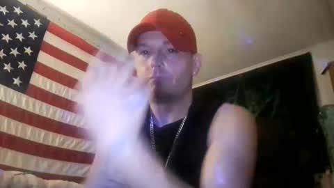 Snapshot of dougiebisme chatting on May 1, 3:55 am dougiebisme online show from May 1, 3:55 am