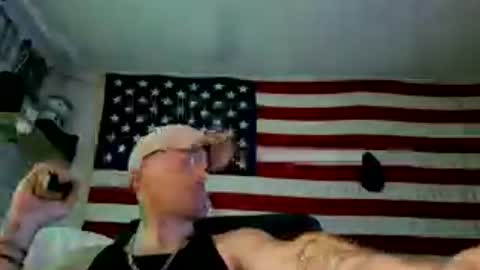 Snapshot of dougiebisme chatting on June 25, 1:48 pm dougiebisme online show from June 25, 1:48 pm
