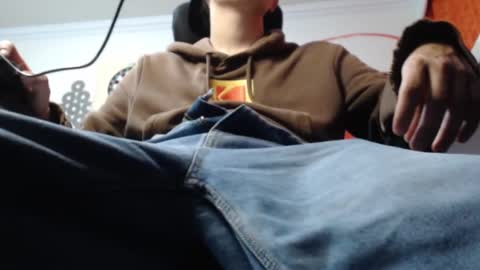 Snapshot of douglas_drake chatting on December 30, 4:42 am douglas_drake online show from December 30, 4:42 am