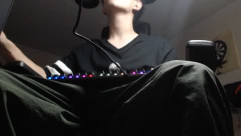 Snapshot of douglas_drake chatting on January 21, 7:04 am douglas_drake online show from January 21, 7:04 am