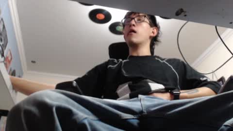 Snapshot of douglas_drake chatting on January 29, 3:44 am douglas_drake online show from January 29, 3:44 am