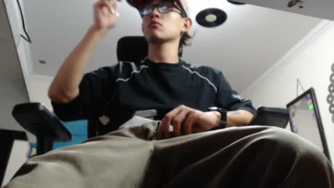 Snapshot of douglas_drake chatting on January 30, 8:54 am douglas_drake online show from January 30, 8:54 am