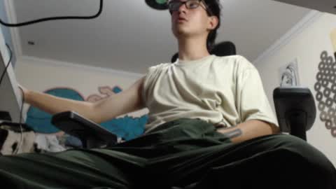 Snapshot of douglas_drake chatting on February 8, 7:15 am douglas_drake online show from February 8, 7:15 am