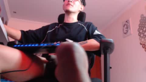 Snapshot of douglas_drake chatting on February 11, 1:51 pm douglas_drake online show from February 11, 1:51 pm