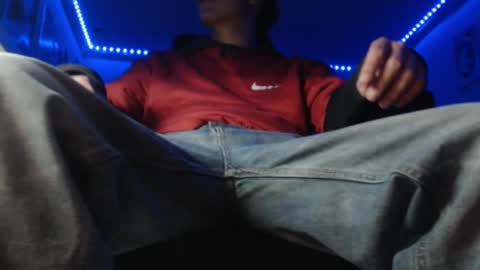 Snapshot of douglas_drake chatting on February 20, 6:28 am douglas_drake online show from February 20, 6:28 am