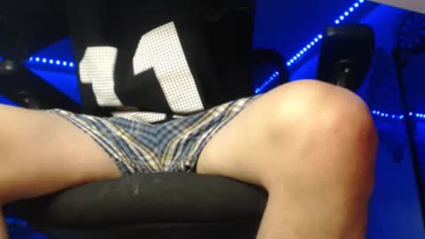 Snapshot of douglas_drake chatting on February 22, 4:40 am douglas_drake online show from February 22, 4:40 am