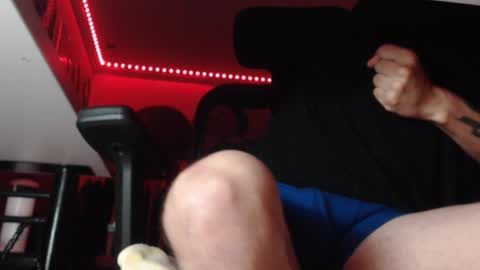 Snapshot of douglas_drake chatting on February 24, 10:37 am douglas_drake online show from February 24, 10:37 am