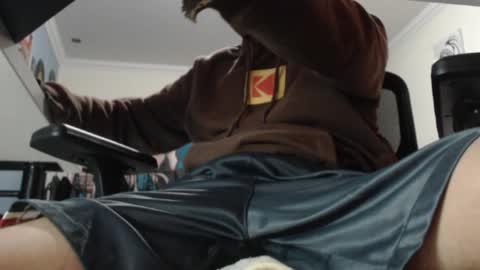 Snapshot of douglas_drake chatting on March 11, 2:10 am douglas_drake online show from March 11, 2:10 am