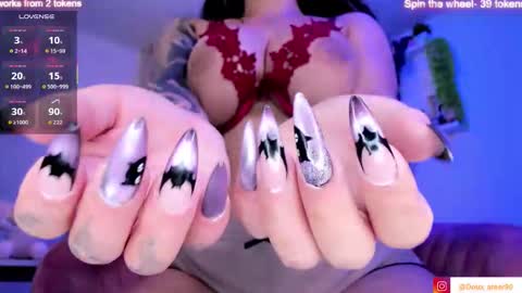 Snapshot of doux_amer chatting on October 3, 11:51 am VickyHelp me to reach 300 thumbs up online show from October 3, 11:51 am