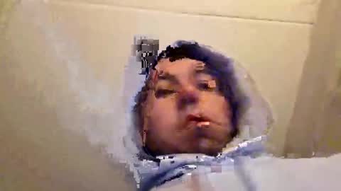 Snapshot of down2fuckyobitch chatting on March 28, 3:39 am down2fuckyobitch online show from March 28, 3:39 am