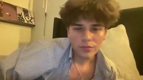 Snapshot of downlow_22 chatting on September 27, 1:49 pm DownLow 22 online show from September 27, 1:49 pm