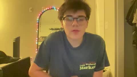 Snapshot of downlow_22 chatting on December 20, 1:07 pm DownLow 22 online show from December 20, 1:07 pm