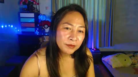 doyouwantme143 online show from May 3, 8:20 am