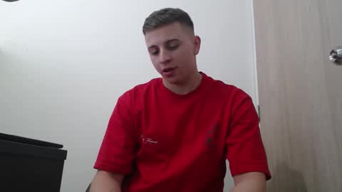 draco_boy2000 online show from October 20, 9:26 pm