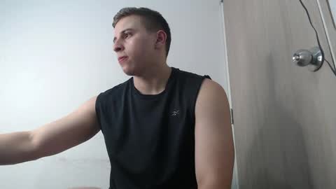 draco_boy2000 online show from May 12, 12:19 am