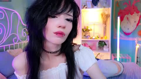 Draculaura online show from December 6, 9:13 pm