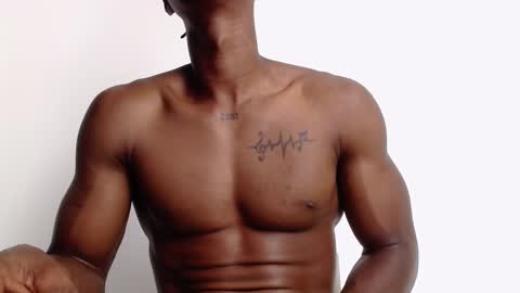 Snapshot of drake_brown_23 chatting on September 29, 12:49 am Drake 23 online show from September 29, 12:49 am