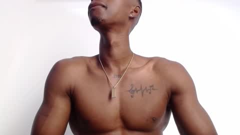 Snapshot of drake_brown_23 chatting on October 1, 1:50 pm Drake 23 online show from October 1, 1:50 pm