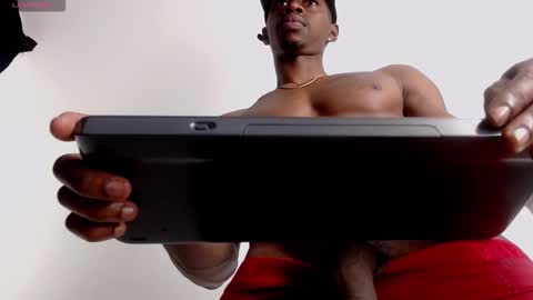 Snapshot of drake_brown_23 chatting on October 10, 6:34 am Drake 23 online show from October 10, 6:34 am