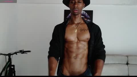 Snapshot of drake_brown_23 chatting on October 13, 1:22 pm Drake 23 online show from October 13, 1:22 pm