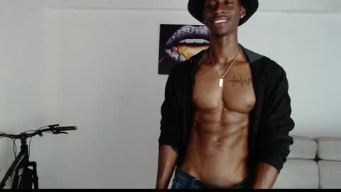 Snapshot of drake_brown_23 chatting on October 15, 8:36 am Drake 23 online show from October 15, 8:36 am