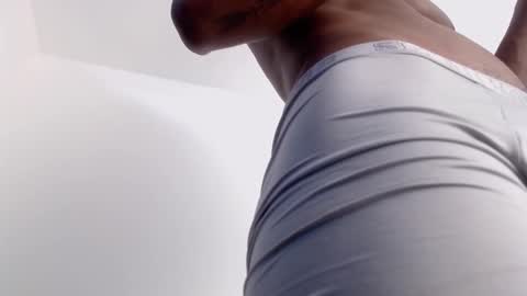 Snapshot of drake_brown_23 chatting on October 30, 1:45 pm Drake 23 online show from October 30, 1:45 pm