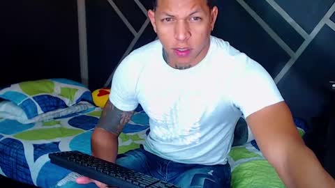 Snapshot of drake_jhonson08 chatting on December 12, 5:26 pm Drake online show from December 12, 5:26 pm