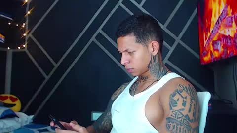 Snapshot of drake_jhonson08 chatting on March 12, 6:22 pm Drake online show from March 12, 6:22 pm