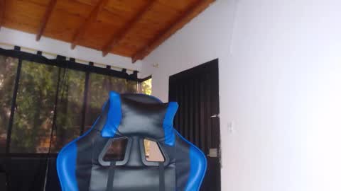 Snapshot of drake_nassir4 chatting on February 15, 8:49 pm ---Drake--- online show from February 15, 8:49 pm