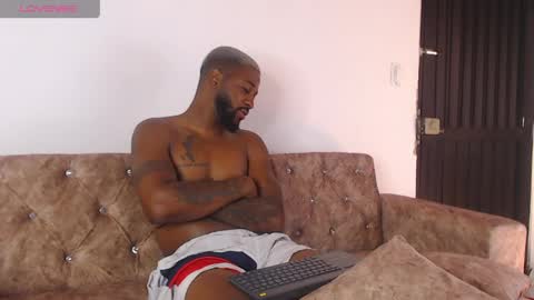 Snapshot of drake_nassir4 chatting on April 1, 1:41 pm ---Drake--- online show from April 1, 1:41 pm