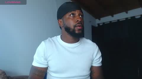 Snapshot of drake_nassir4 chatting on July 6, 3:36 am ---Drake--- online show from July 6, 3:36 am
