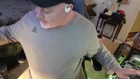 Snapshot of drake_r_darkrose chatting on February 3, 12:21 pm Drake D Vamp aka Drake DarkRose online show from February 3, 12:21 pm