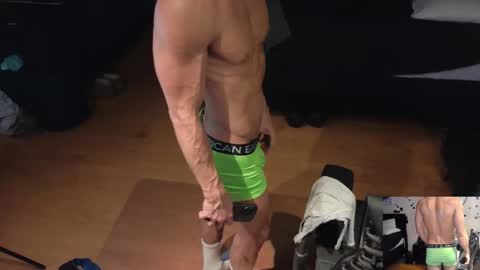 Snapshot of drakeoc chatting on December 14, 2:34 am drakeoc online show from December 14, 2:34 am