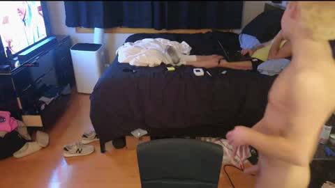 Snapshot of drakeoc chatting on February 12, 6:40 am drakeoc online show from February 12, 6:40 am