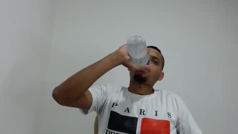 Snapshot of drako_monstercock chatting on November 23, 5:29 am drako_monstercock online show from November 23, 5:29 am