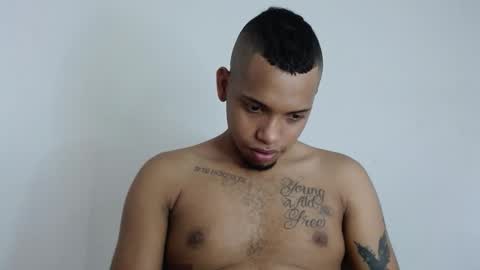 Snapshot of drako_monstercock chatting on December 1, 6:46 pm drako_monstercock online show from December 1, 6:46 pm