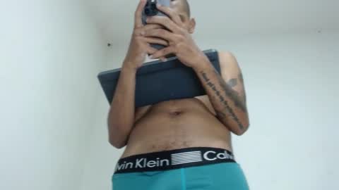 Snapshot of drako_monstercock chatting on December 22, 7:49 am drako_monstercock online show from December 22, 7:49 am