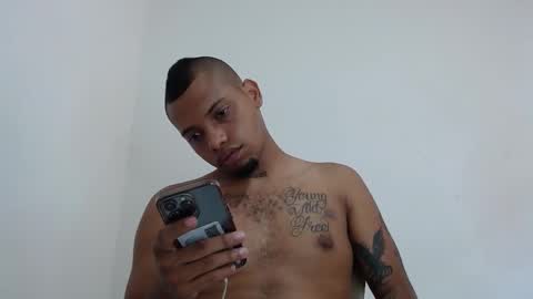 Snapshot of drako_monstercock chatting on January 5, 5:27 pm drako_monstercock online show from January 5, 5:27 pm