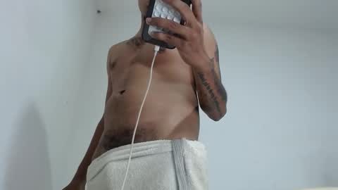 Snapshot of drako_monstercock chatting on January 17, 10:42 am drako_monstercock online show from January 17, 10:42 am